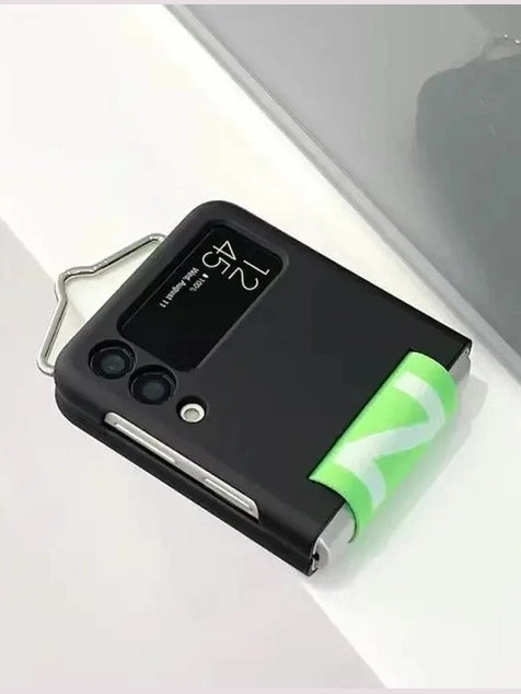Z Flip Case mit Gurt in Schwarz